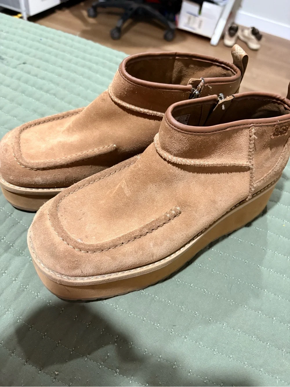 UGG Men's Suede Chukka Boots in Tan